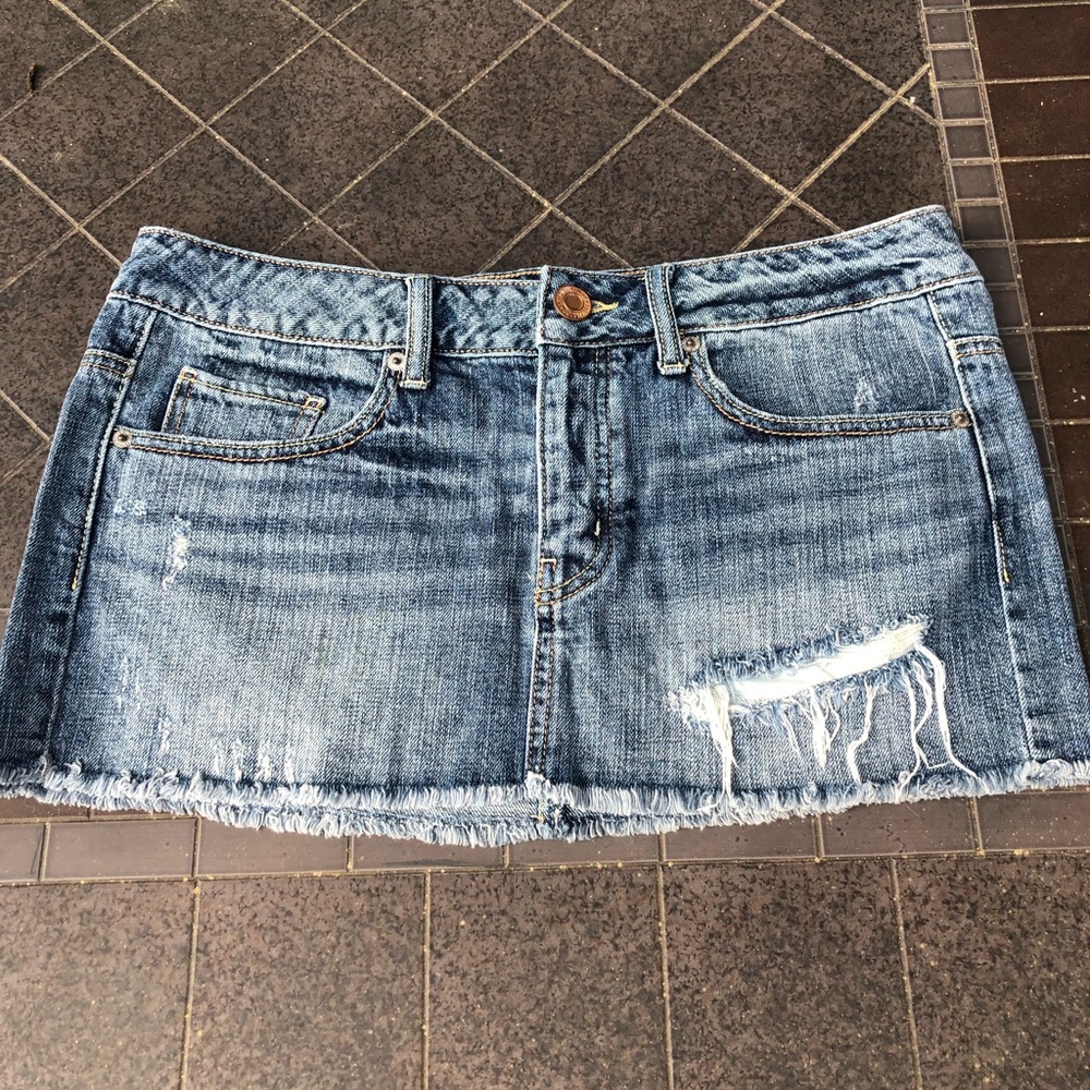 American Eagle jean skirt. Size 6